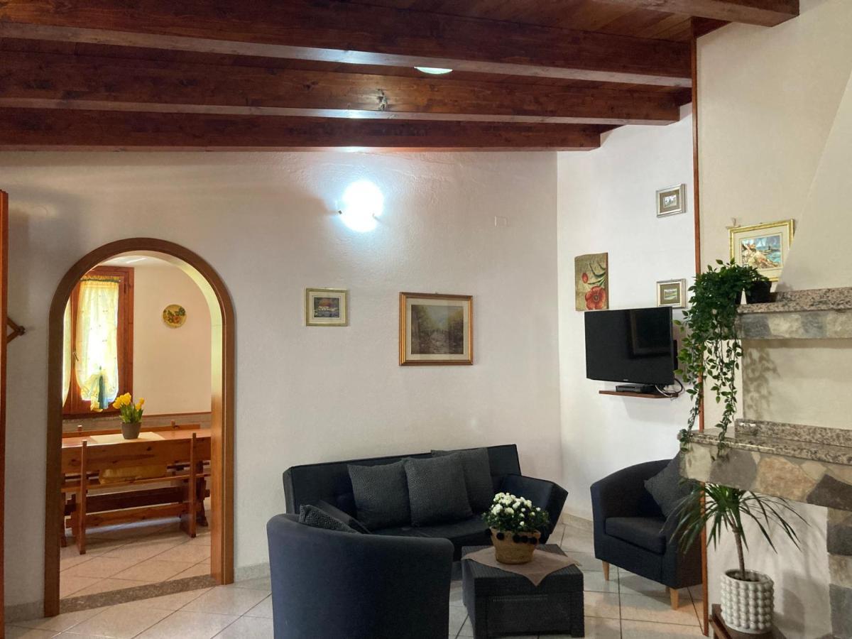 Villa Lidia Per Una Vacanza Di Relax Solanas  Zewnętrze zdjęcie