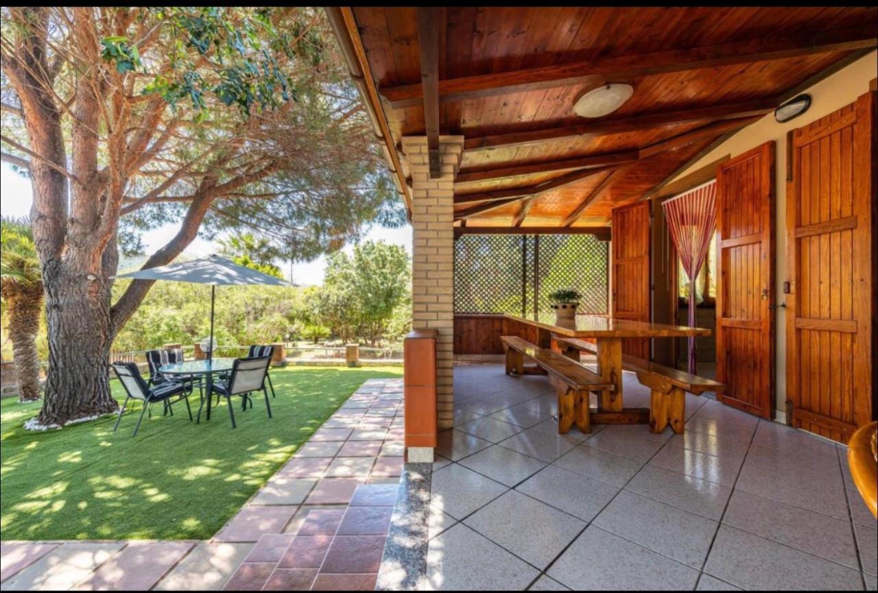 Villa Lidia Per Una Vacanza Di Relax Solanas  Zewnętrze zdjęcie